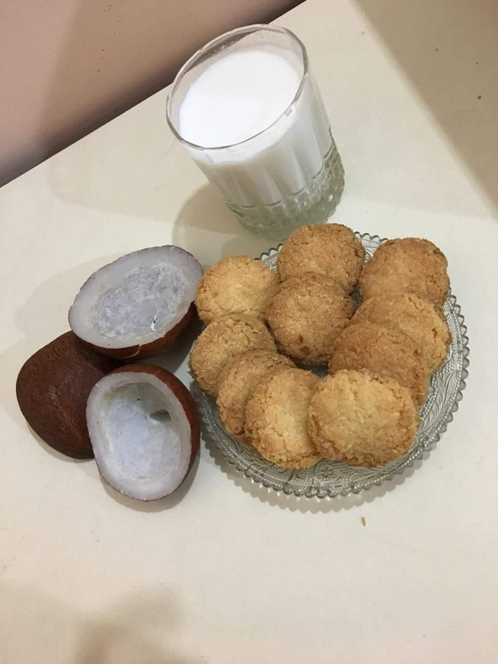 coconut biscuits