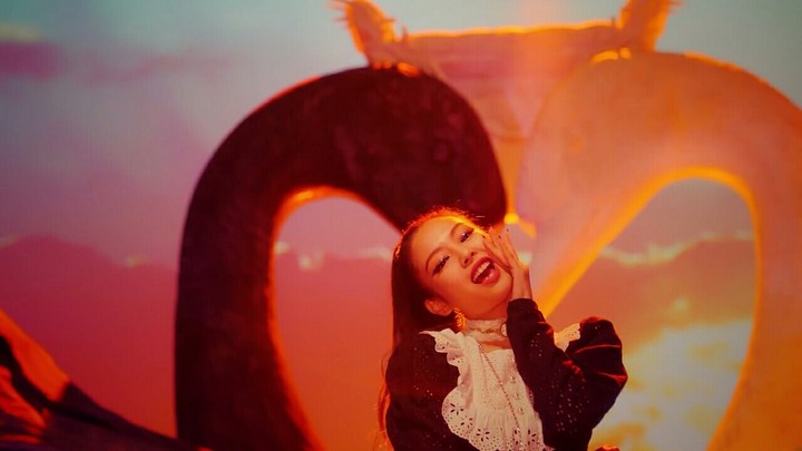 JENNIE