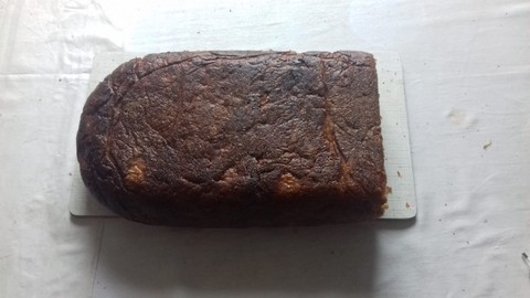 Weinanachts Brot selber gebacken mit körnern .