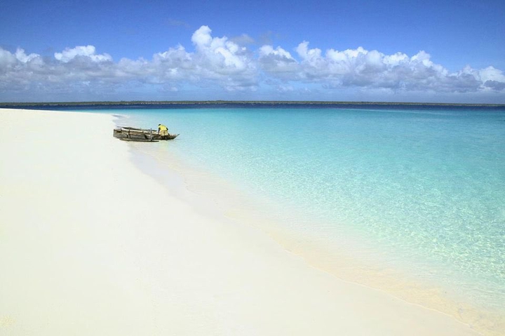 Beach شاطئ