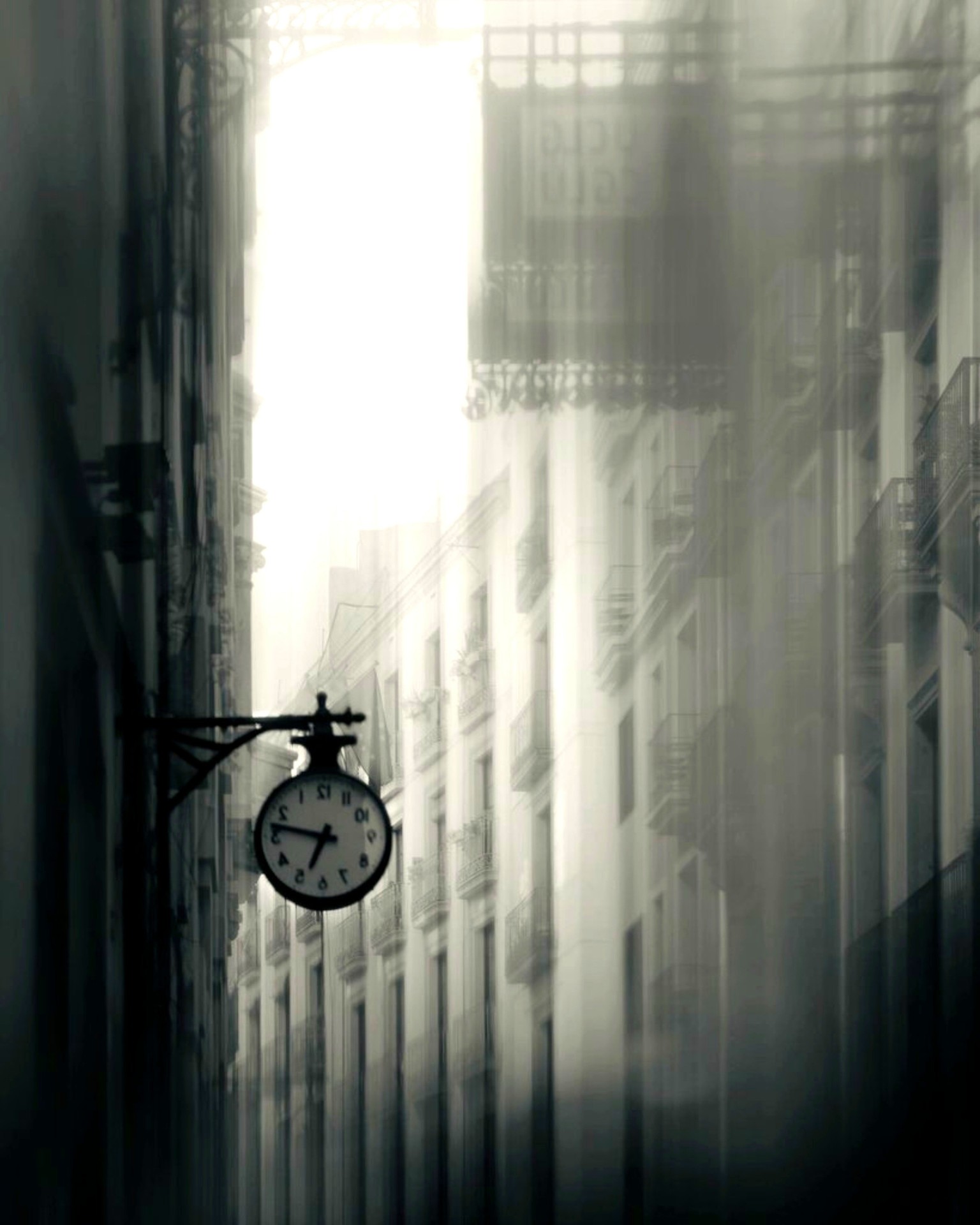 Photograph, Glass, Black_and_white