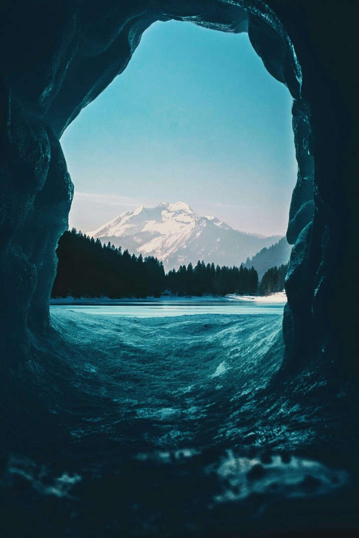Eis-Höhle