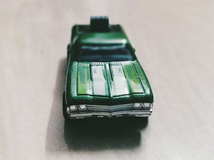 Toy car
