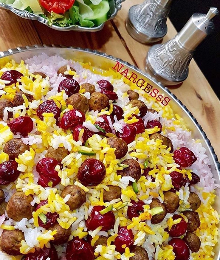 ⚪ Iranian dish ♥️♥️♥️♥️♥️ cherry and rice and meat ball ♥️♥️