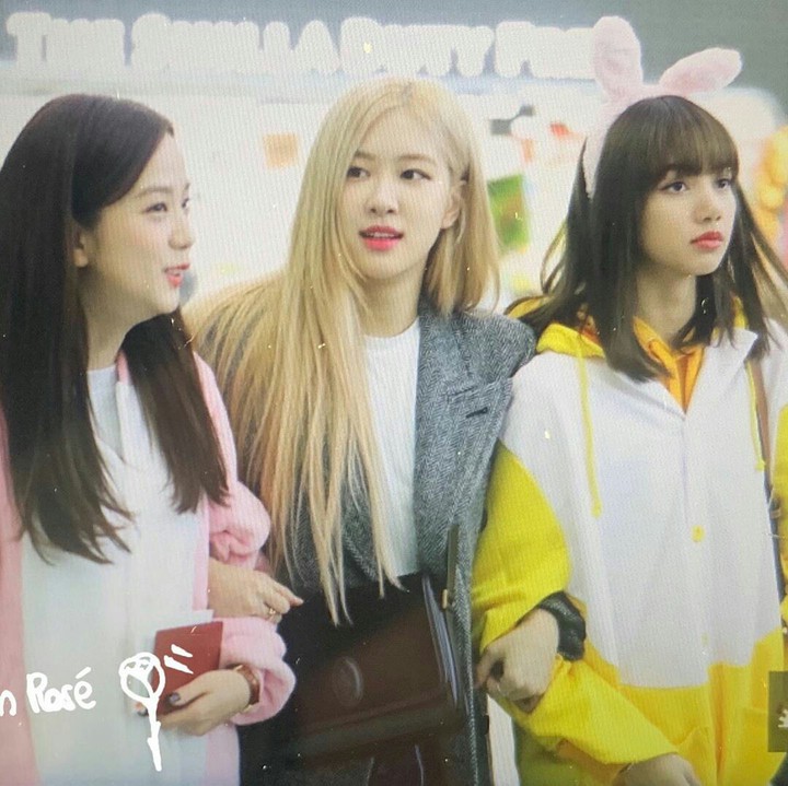 Lisa, Jisoo, Rose no aeroporto