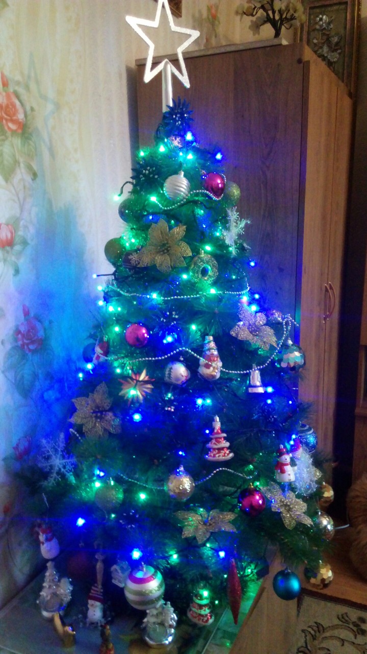 Елочка дома