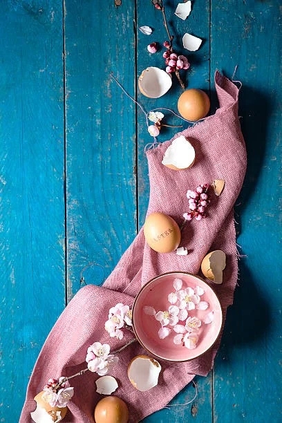 spring flowers & eggs