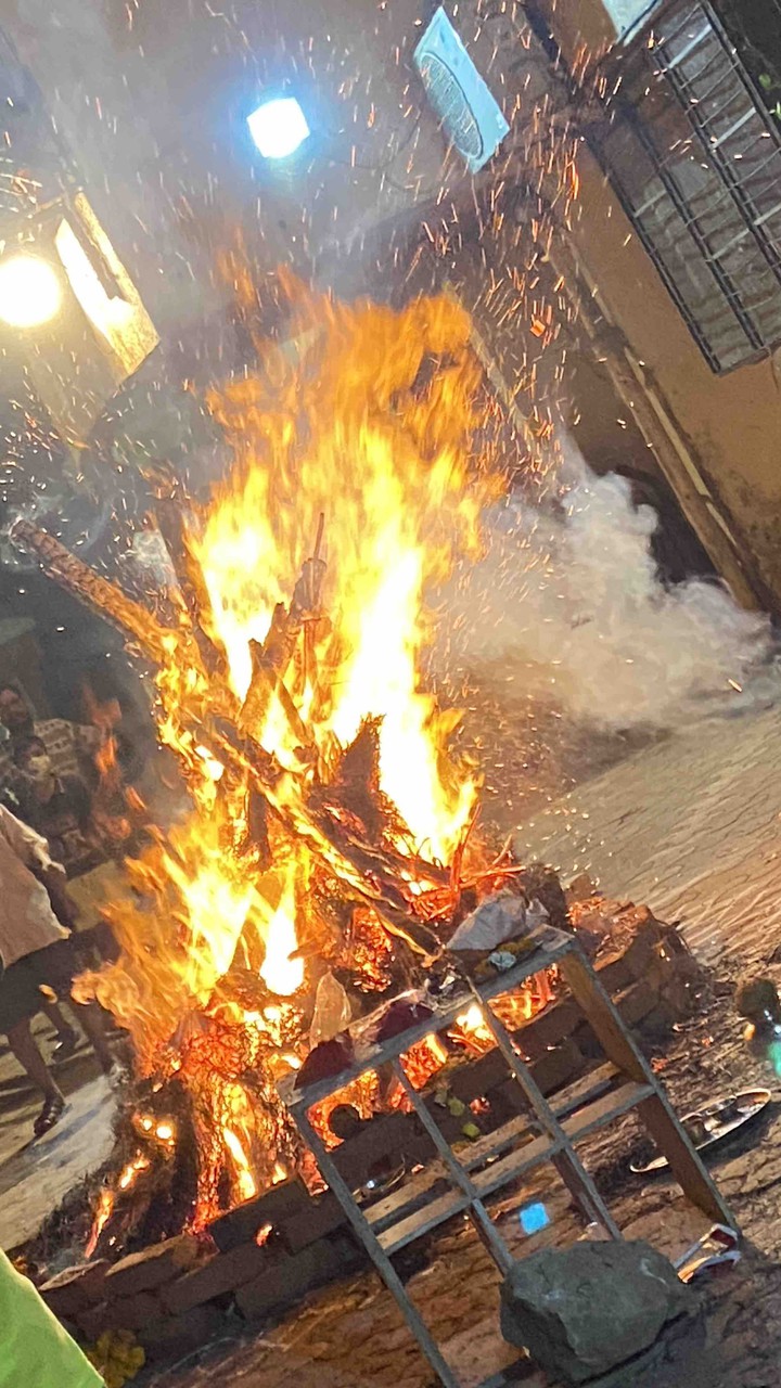 holi