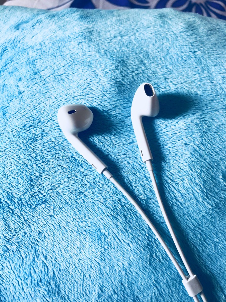 EARPHONES #Vivras#Musica#escencia