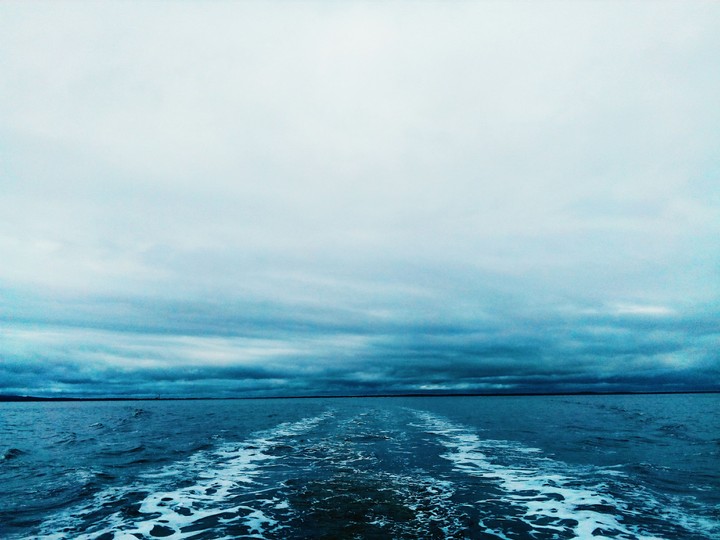 море