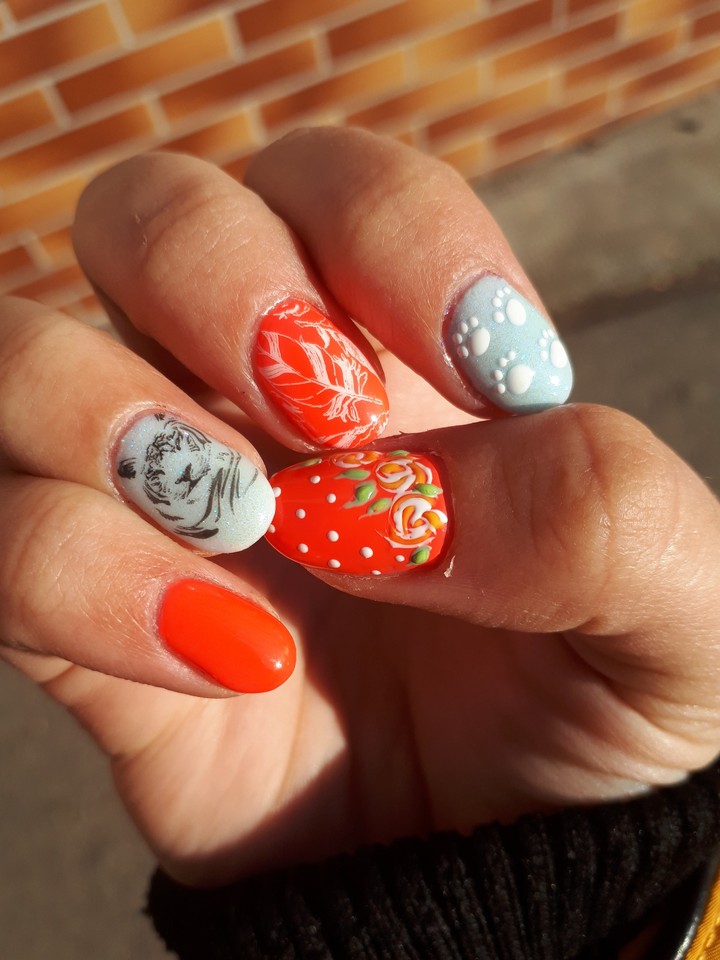 nails