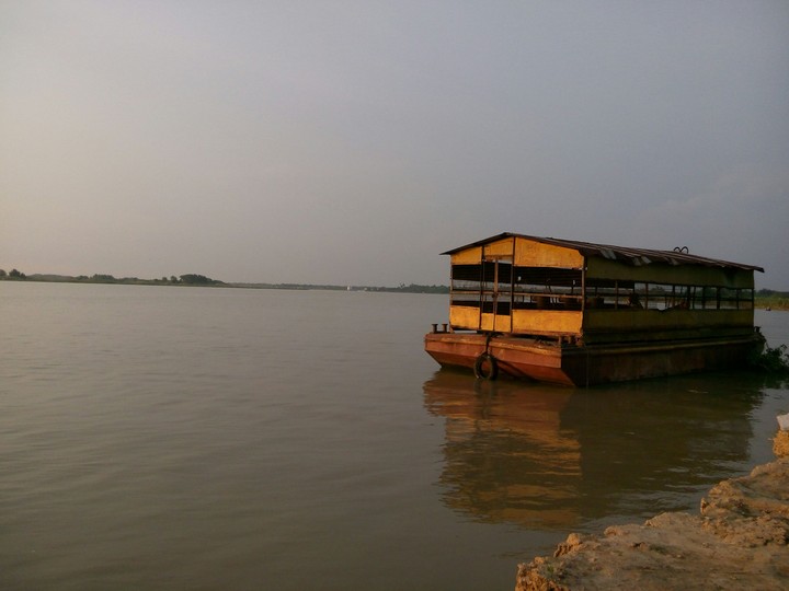 house boat