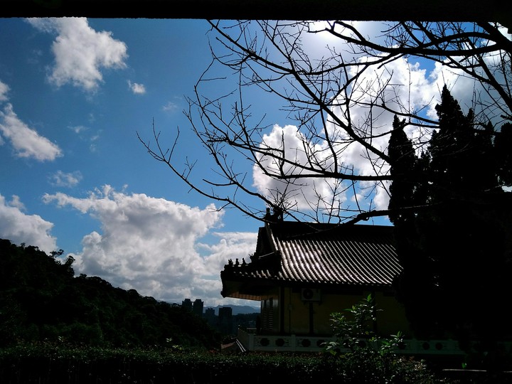 Tample