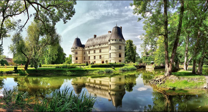 Château de l'Islette
- Castle
