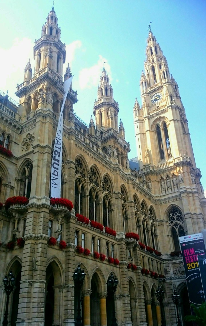 VIENNESE ELEGANCE