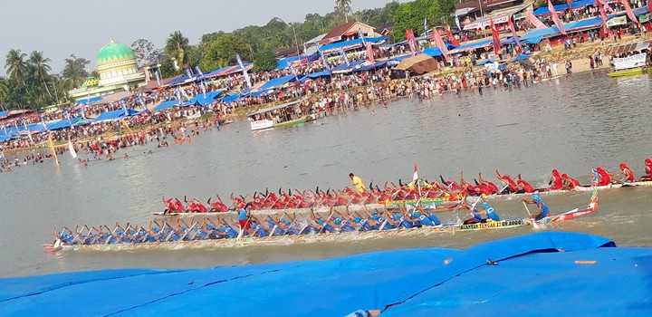 Pacu Jalur Kuantan Singingi