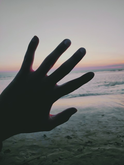 alone hand