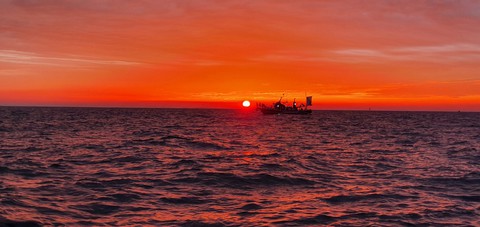 sunrise and ship no2