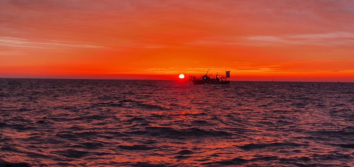 sunrise and ship no2