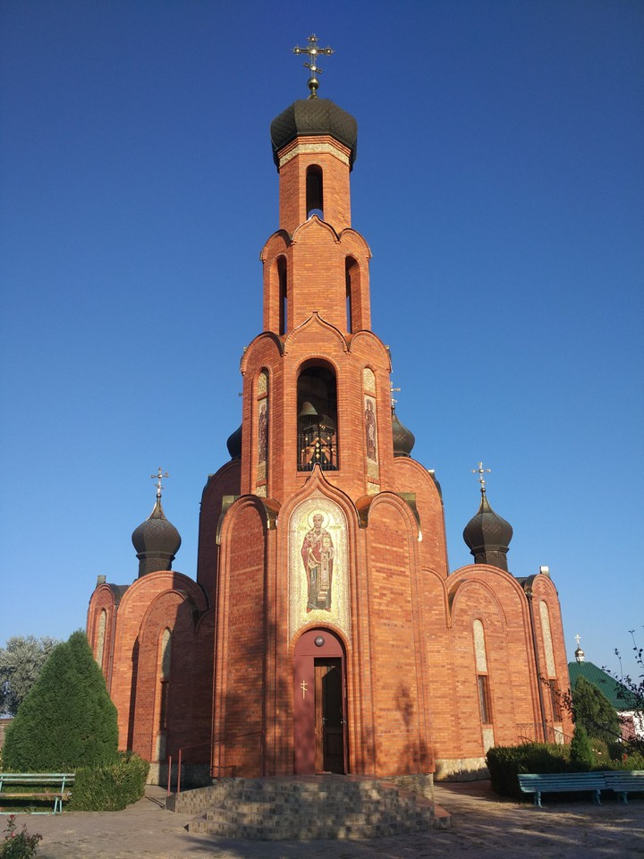 храм