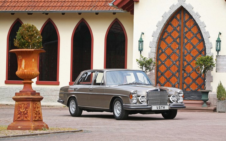 Mercedes Benz