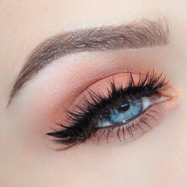 peach eyeshadow