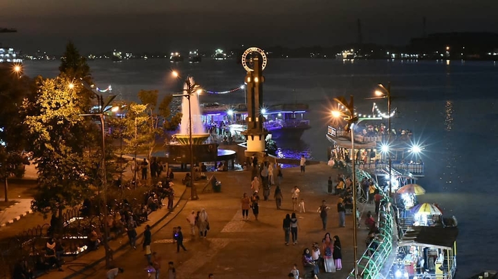 tugu khatulistiwa