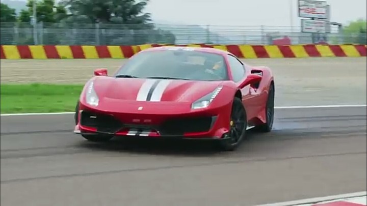 ferrari_488_Pista