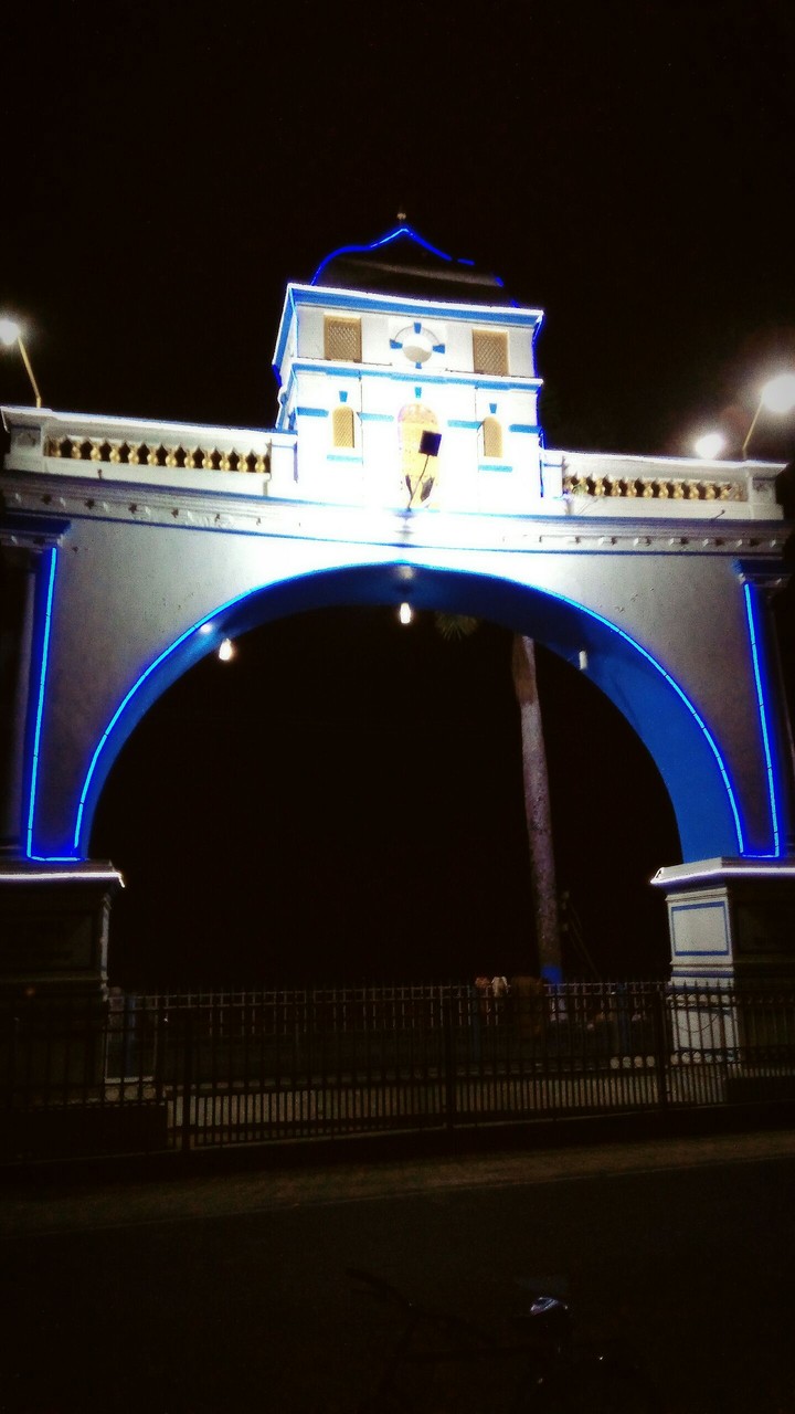 Gate