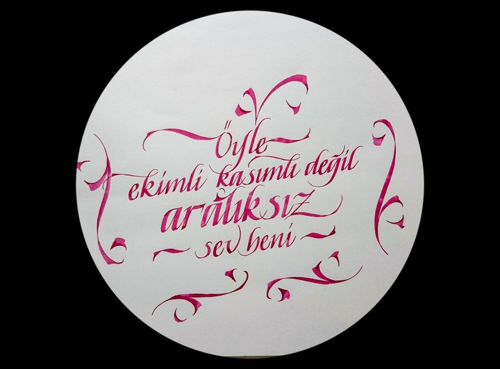 Öyle ekimli kasımlı değil aralıksız sev beni