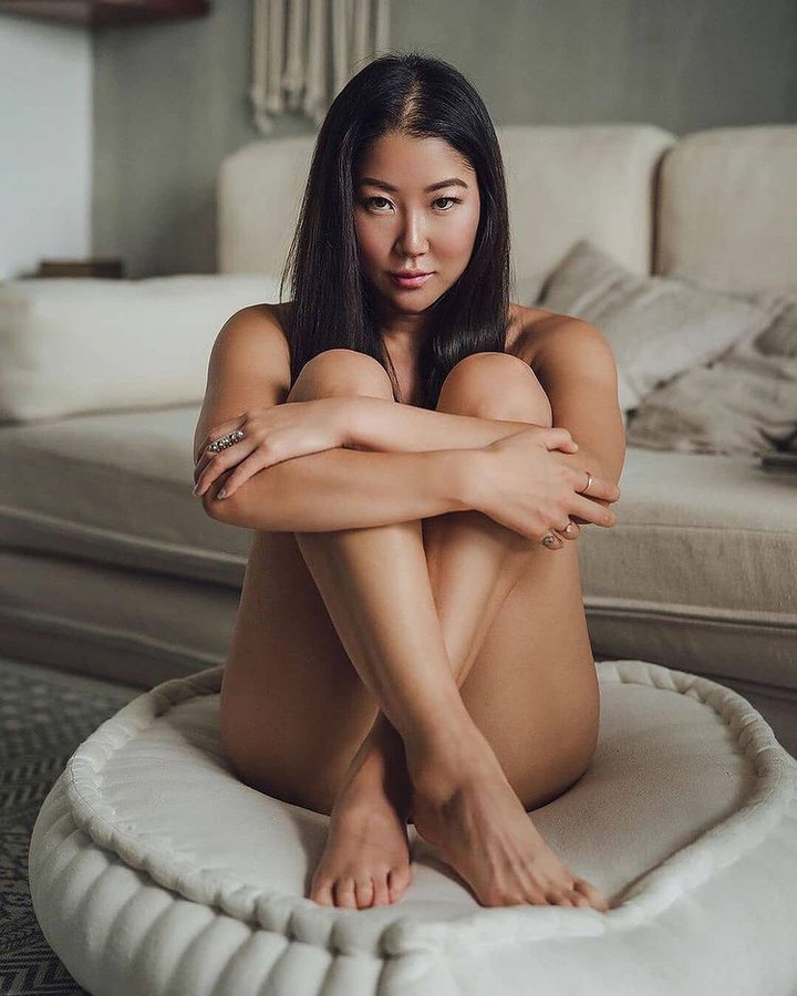 nude