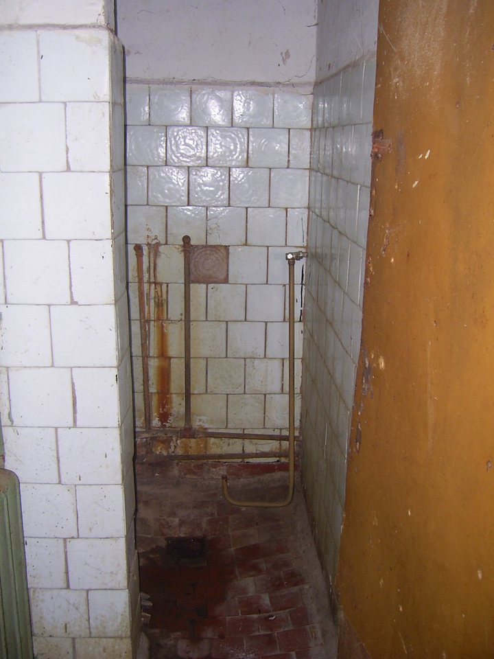 shower in barracks