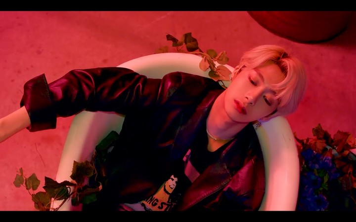 MONSTA X(몬스타엑스) - 'LIVIN' IT UP'