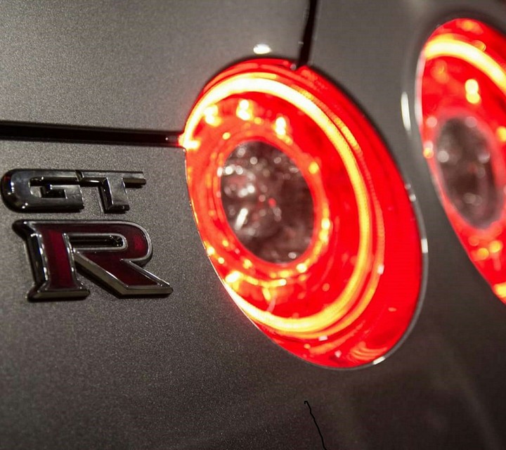 NİSSAN GTR