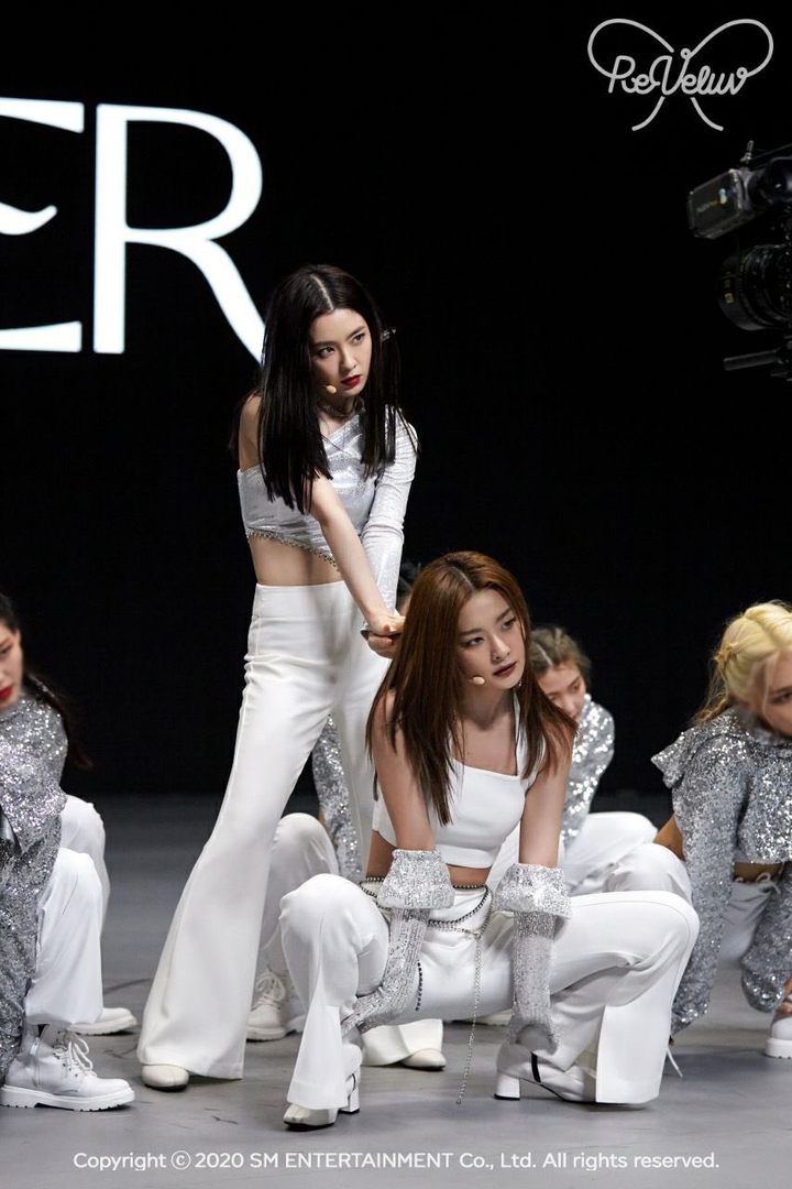 Red Velvet*