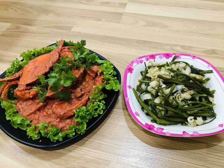 Cua sốt thái, ốc móng tay xào rau muống
