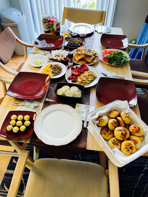 ταπετσαρίες Dishware, furniture