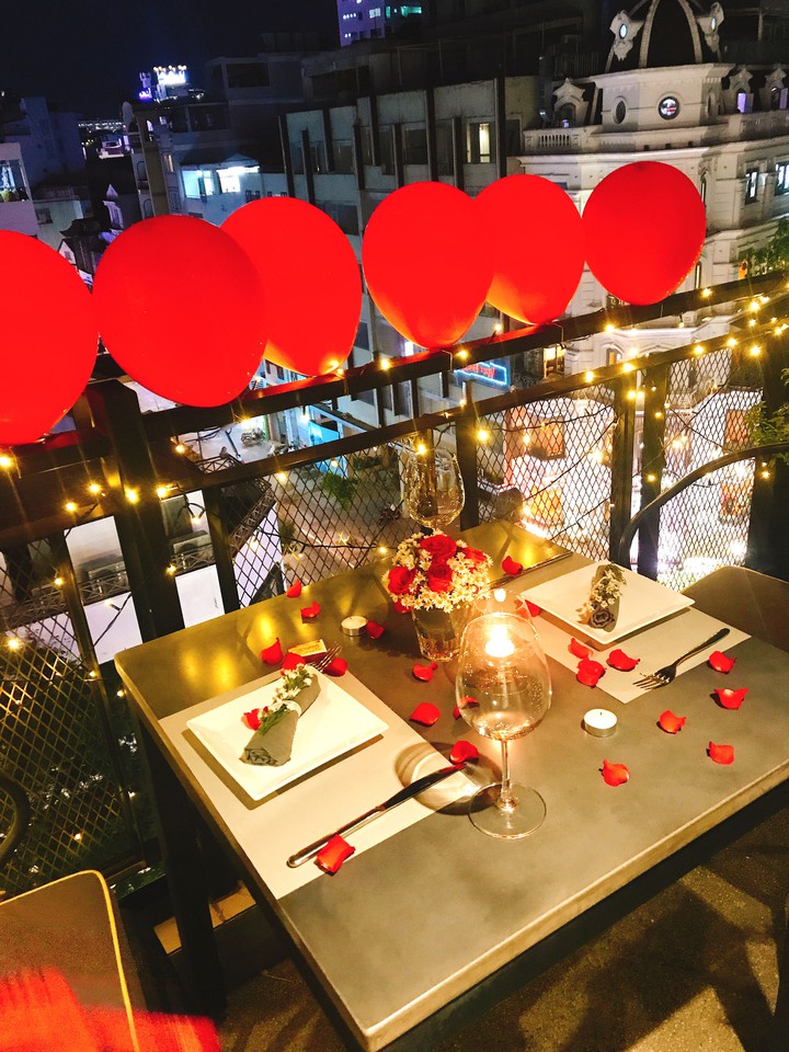 Romatic dating