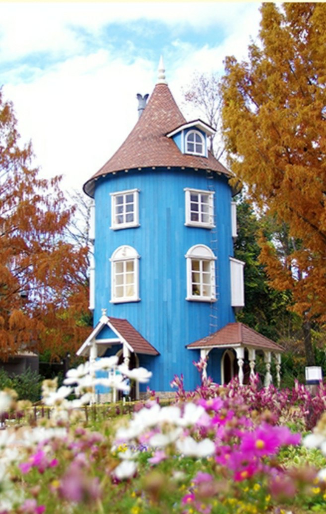 Moomin Valley home & flowers