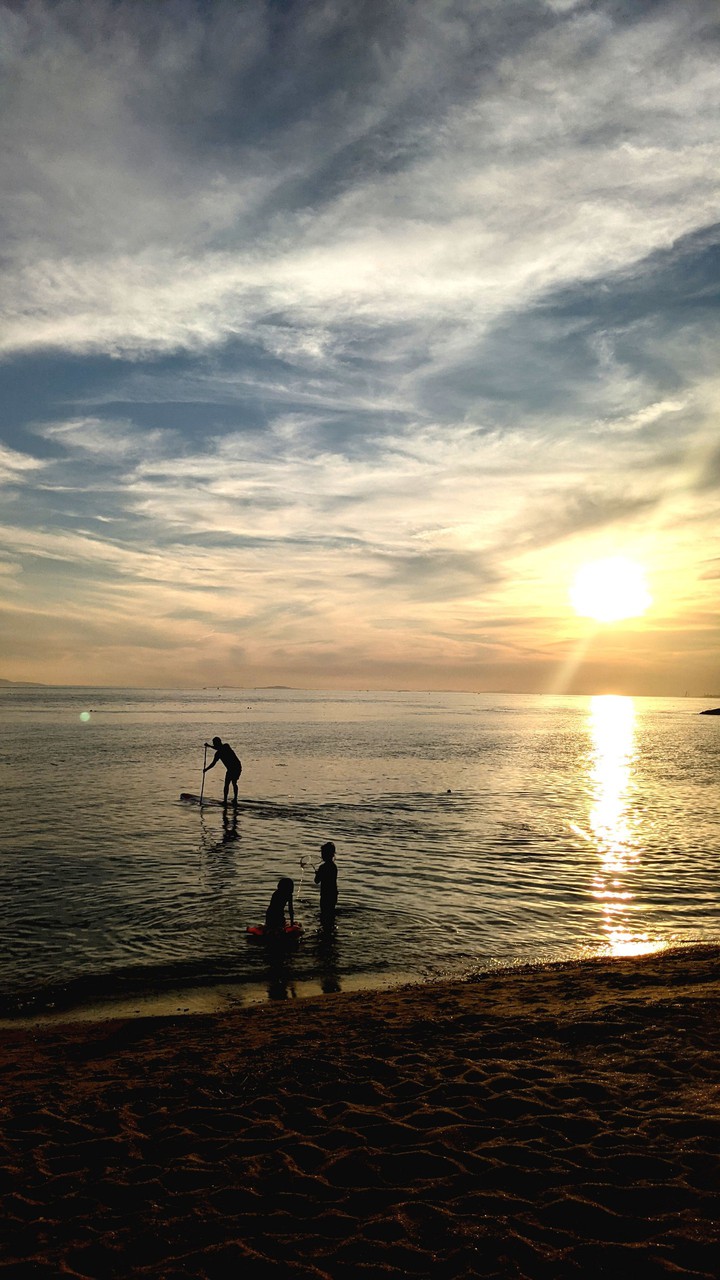夕日と海