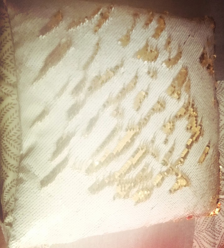Gold white