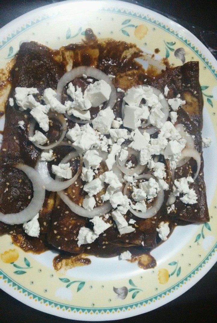 Enchiladas de mole poblano , México