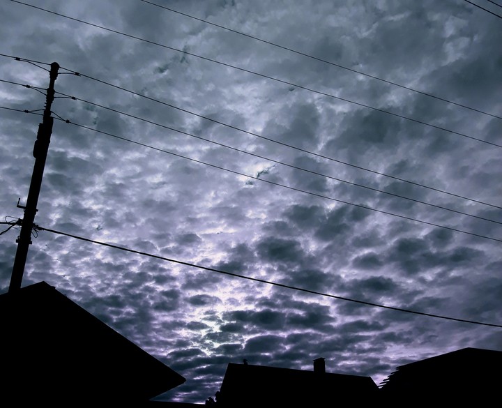 ▪clouds○•°