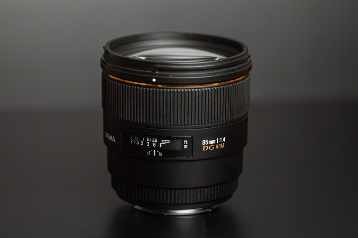 Объектив Sigma 85mm 1.4