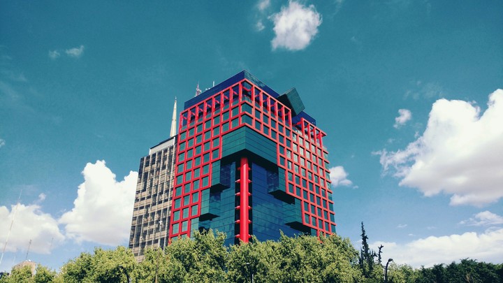 Todo es azul.