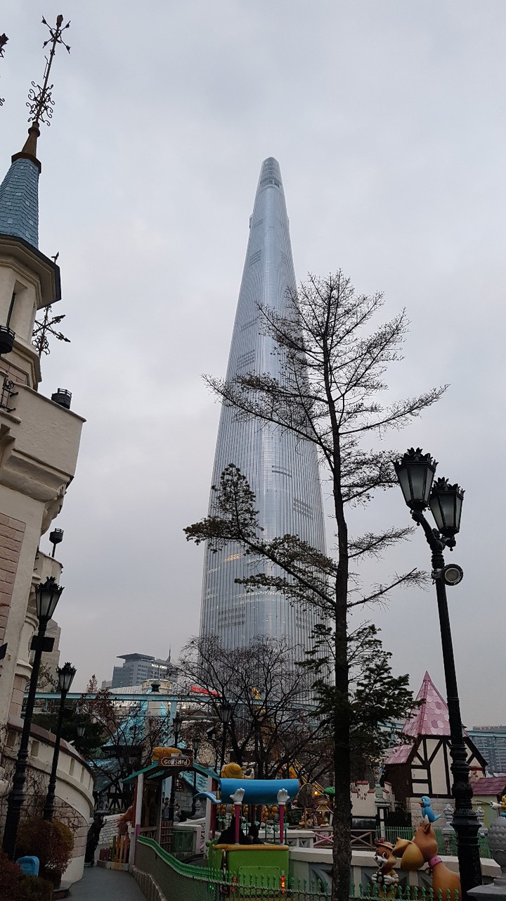 Lotte Would and Lotte Tower