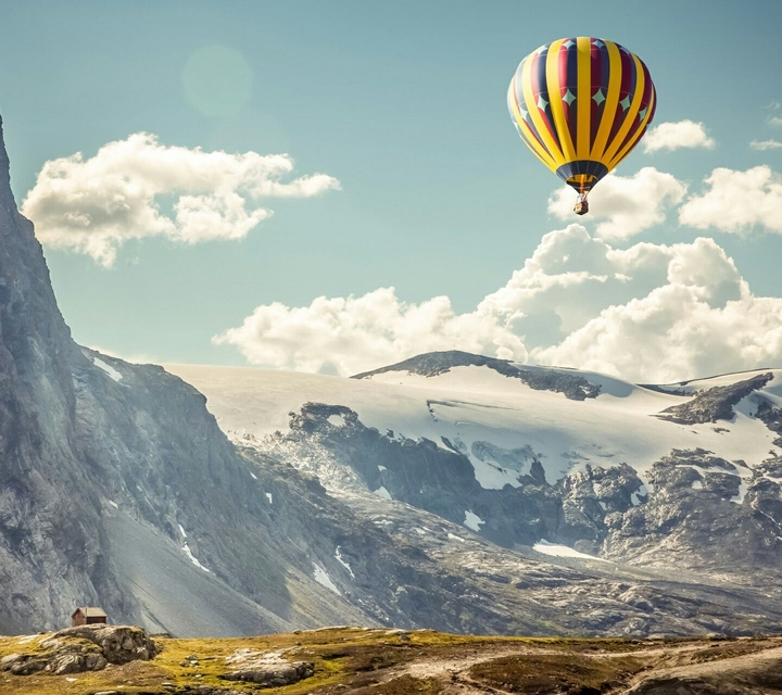 Mountain air ballon