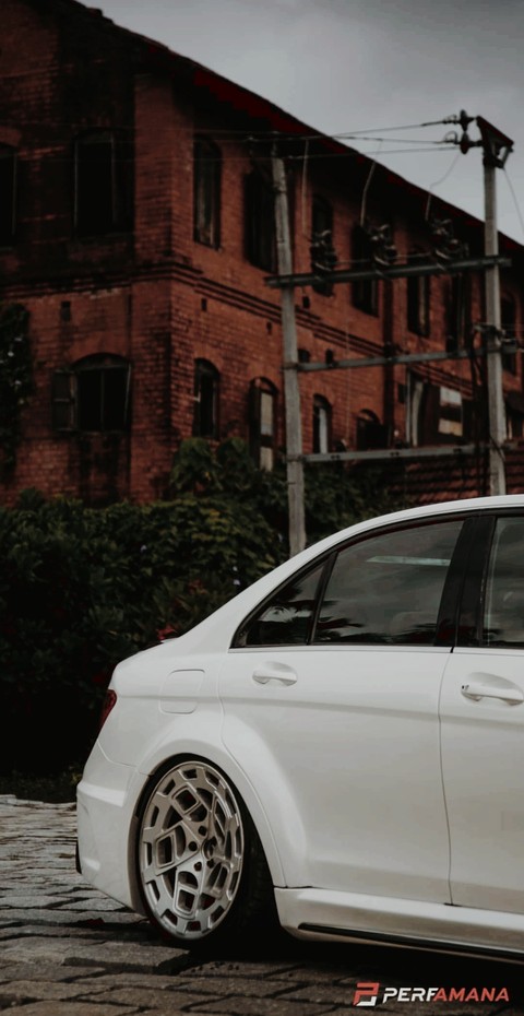 Mercedes Benz