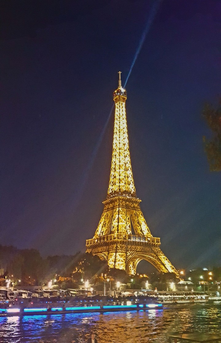 Eiffel tower at night