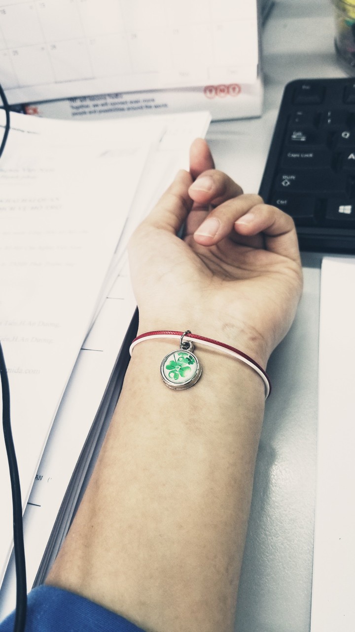 hand clover